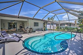 Naples Oasis w/ Screened Pool, Bike to Beach!