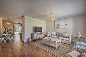 Naples Oasis w/ Screened Pool, Bike to Beach!