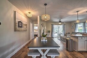 Naples Oasis w/ Screened Pool, Bike to Beach!