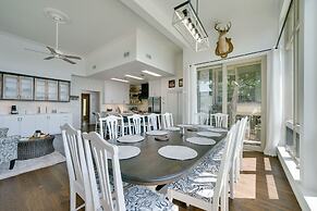 Lakefront Pittsburg Villa w/ Private Pool!