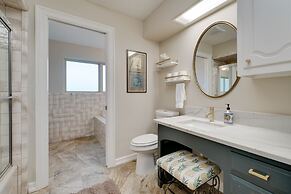 Lakefront Pittsburg Villa w/ Private Pool!