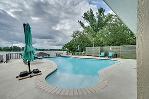 Lakefront Pittsburg Villa w/ Private Pool!