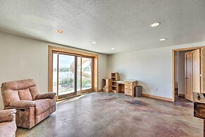 Lakefront Country Home w/ Waterslide & Trampoline!