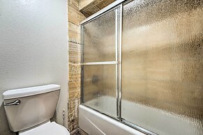 Lakefront Country Home w/ Waterslide & Trampoline!