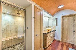 Lakefront Country Home w/ Waterslide & Trampoline!