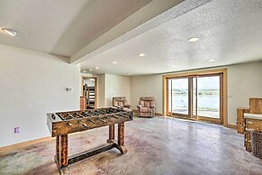 Lakefront Country Home w/ Waterslide & Trampoline!