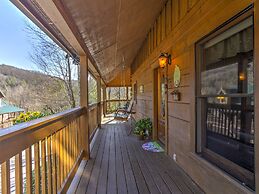 'cozy Nest' Gatlinburg Cabin w/ Porch & Jacuzzi!