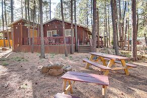 Near Hiking & Golfing: Pinetop Cabin w/ Deck