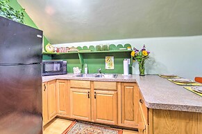Colorful Sugar City Apartment ~ 4 Mi to Byu!