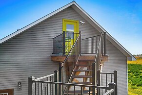 Colorful Sugar City Apartment ~ 4 Mi to Byu!