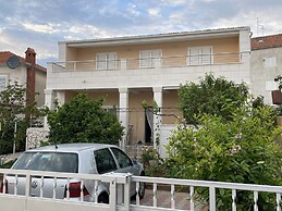 Seafront apt With Balcony, sea View and Mooring