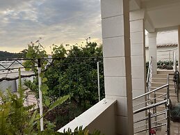 Seafront apt With Balcony, sea View and Mooring