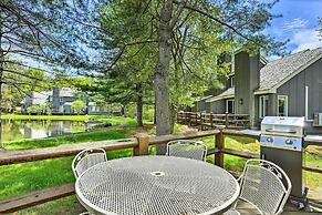 Deck & On-site Fishing Pond: Lake Harmony Home!