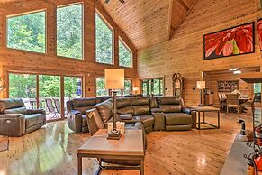 Idyllic Mtn Retreat w/ Hot Tub Near Shenandoah NP!