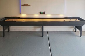 Heated Pool + Putting Green: Luxe Gilbert Home