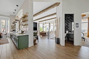 ~ 21 Mi to Scottsdale: Home w/ Infinity Pool!