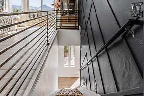 ~ 21 Mi to Scottsdale: Home w/ Infinity Pool!