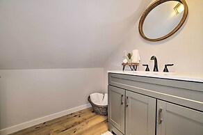 Lovely Roscommon Cabin < 3 Mi to Higgins Lake!