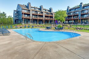 Cozy Alpine Escape: Ski-in/out at Lutsen Mtns