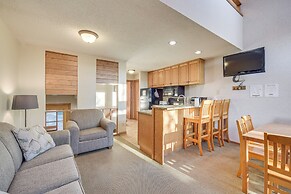 Cozy Alpine Escape: Ski-in/out at Lutsen Mtns