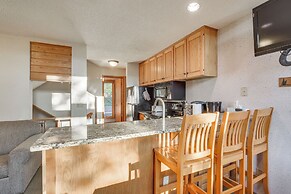 Cozy Alpine Escape: Ski-in/out at Lutsen Mtns