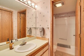 Cozy Alpine Escape: Ski-in/out at Lutsen Mtns