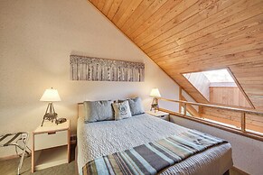 Cozy Alpine Escape: Ski-in/out at Lutsen Mtns