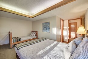 Cozy Alpine Escape: Ski-in/out at Lutsen Mtns