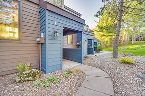 Cozy Alpine Escape: Ski-in/out at Lutsen Mtns