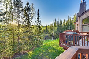 Cozy Alpine Escape: Ski-in/out at Lutsen Mtns