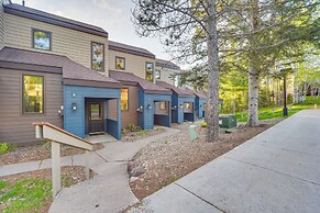 Cozy Alpine Escape: Ski-in/out at Lutsen Mtns