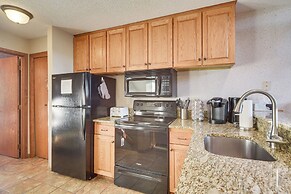 Cozy Alpine Escape: Ski-in/out at Lutsen Mtns