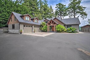 Luxe Coos Bay Escape w/ Patio + River Views!