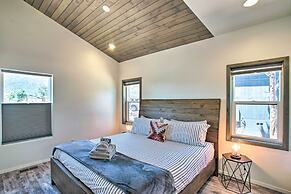 Fireplace, Mogollon Rim Views: Luxury Pine Home