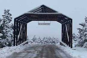 Fireplace, Mogollon Rim Views: Luxury Pine Home