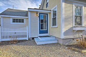 Kennebunk Cottage w/ Yard < 1 Mi to Beach!