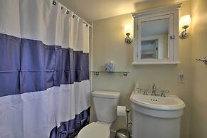 Kennebunk Cottage w/ Yard < 1 Mi to Beach!