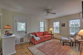 Kennebunk Cottage w/ Yard < 1 Mi to Beach!