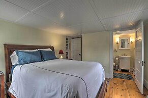 Kennebunk Cottage w/ Yard < 1 Mi to Beach!