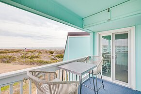 Chic Condo w/ Ocean Views & Pool - Walk to Beach!