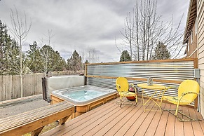 Family-friendly Bend Home w/ Hot Tub & Yard!