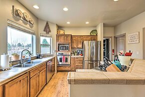 Family-friendly Bend Home w/ Hot Tub & Yard!