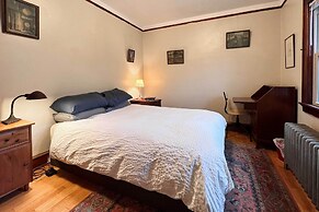 Chic Milwaukee Apartment in Hip Neighborhood!