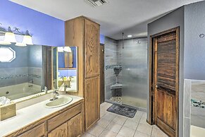 4 Mi to Lake Havasu: Luxe Home in Arizona!