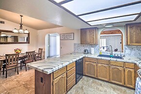 4 Mi to Lake Havasu: Luxe Home in Arizona!