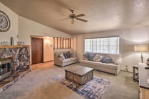 4 Mi to Lake Havasu: Luxe Home in Arizona!