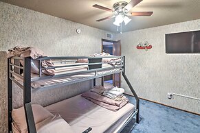 4 Mi to Lake Havasu: Luxe Home in Arizona!