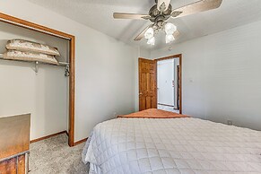 Condo w/ Hot Tub ~ 4 Miles to Ruidoso Winter Park!