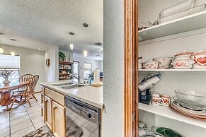 Condo w/ Hot Tub ~ 4 Miles to Ruidoso Winter Park!