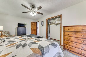 Condo w/ Hot Tub ~ 4 Miles to Ruidoso Winter Park!